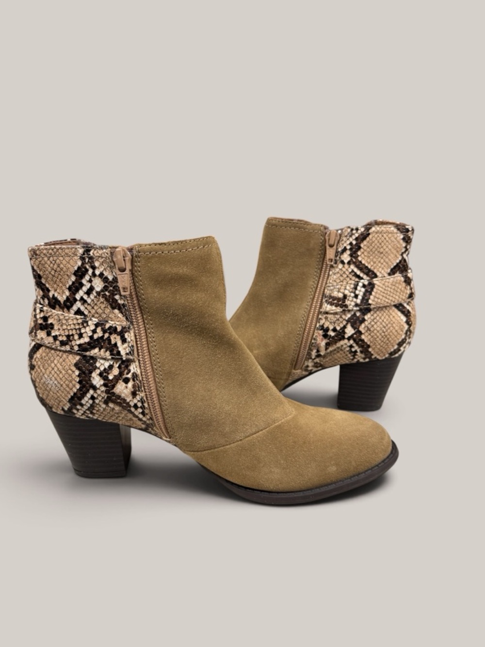 VIONIC Naomi Suede Snake-Print Ankle Boot Size 7 - Picture 6 of 11